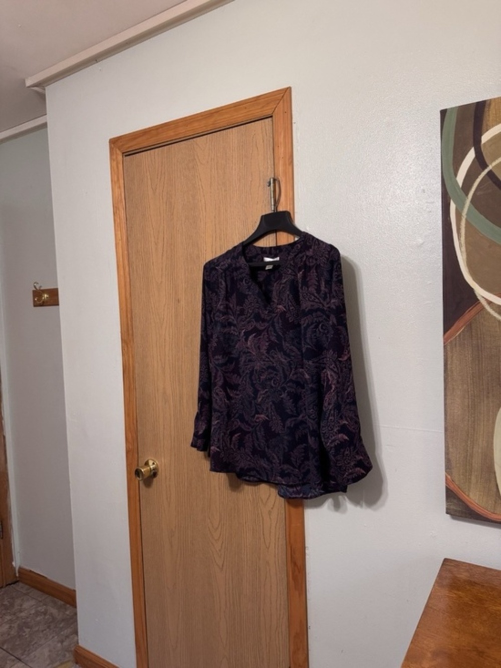 CJ Banks Size 1X Multi-Color w/Paisley Print Long Sleeve Split Neck V-Neck Top